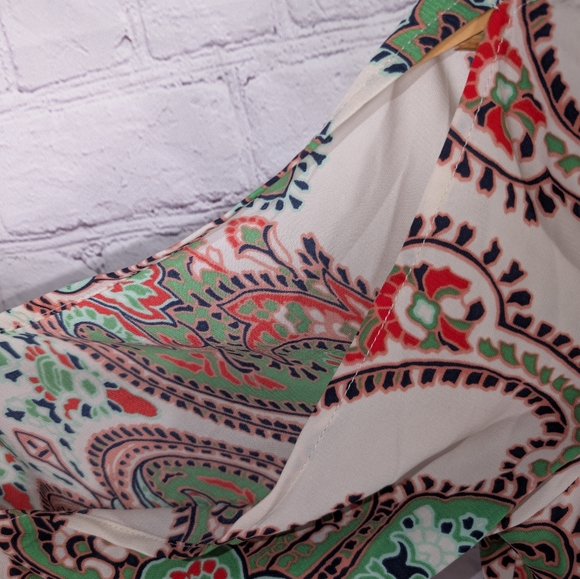 Ark& Co Paisley Romper Size S With Split Sleeves NWT Zipper Back - Picture 9 of 10